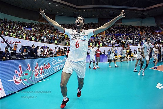 حمایت تمام قد ستاره والیبال ایران از کارلوس کی روش! (عکس)