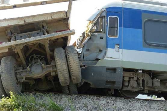 برخورد قطار و کامیون در گلوگاه مازندران