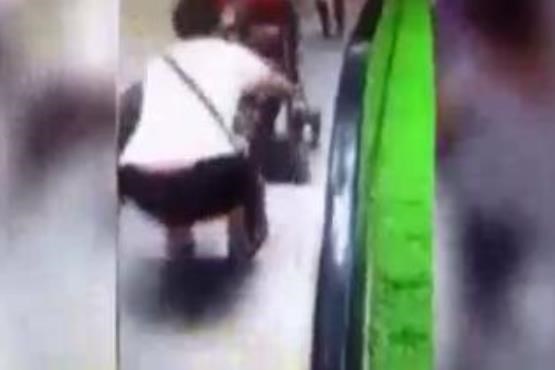 پله برقی چینی نوزاد را از دست مادرش ربود! + فیلم