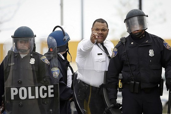 ۳ افسر آمریکایی مرتبط با قتل جوان سیاهپوست تبرئه شدند