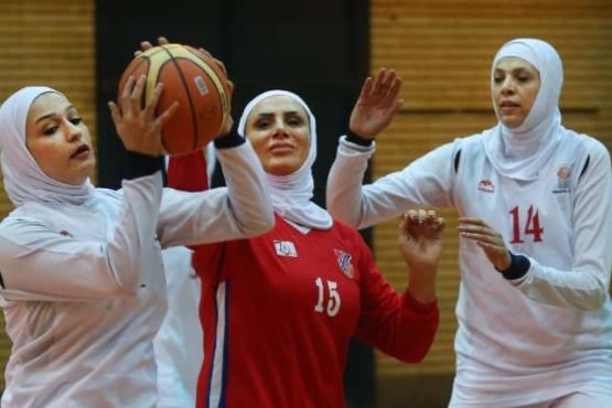 پنهان کردن واقعیت ها درباره محرومیت بسکتبال بانوان ایران / وقتی بی سوادها اغراق می کنند