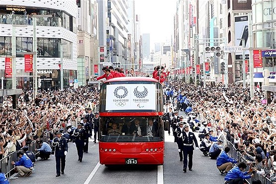 استقبال یک میلیون نفری ژاپنی ها از قهرمانان کشورشان (تصاویر)