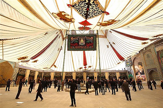 برافراشتن خیمه حسینی در اصفهان