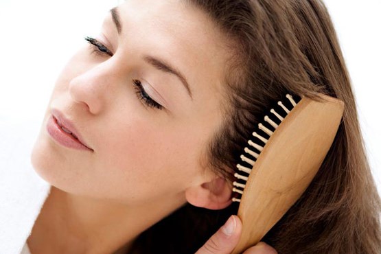 با این روغن‌های طبیعی موهایتان را تقویت کنید