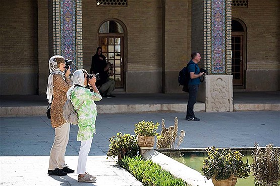 بازدید گردشگران خارجی از اماکن گردشگری شیراز