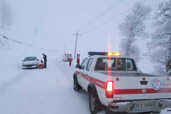امدادرسانی به 897 نفر گرفتار در برف و کولاک 4 استان