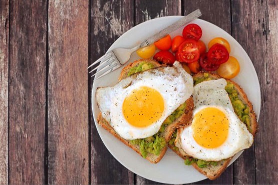 ۵عارضه‌ای که در پی نخوردن صبحانه‌ بروز می‌کند!/خوراکی‌های مفید و مضر برای دانش آموزان