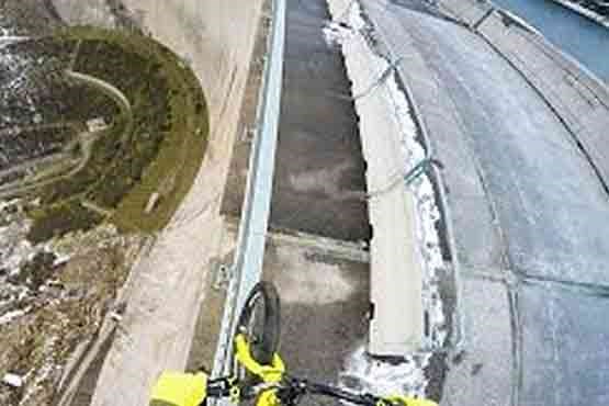 دوچرخه سواری در ارتفاع 198 متری