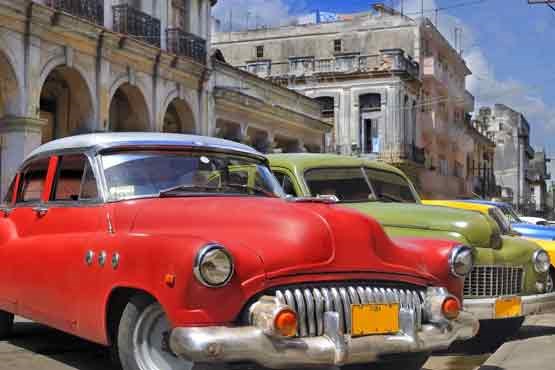 کشوری که خیابان هایش موزه خودروهای کلاسیک است