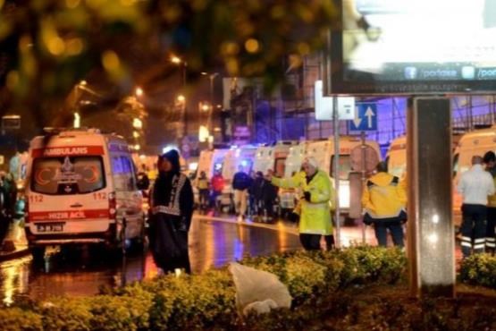 جشن خونین سال نو در ترکیه /39 کشته در کشتار کلوب شبانه استانبول/ عیدی داغ تروریست ها به مردم در لباس بابانوئل! (+تصاویر و فیلم)