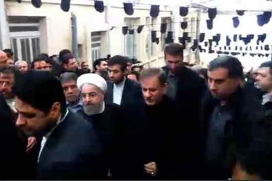 رئیس‌جمهور در حسینیه جماران حضور یافت (عکس)