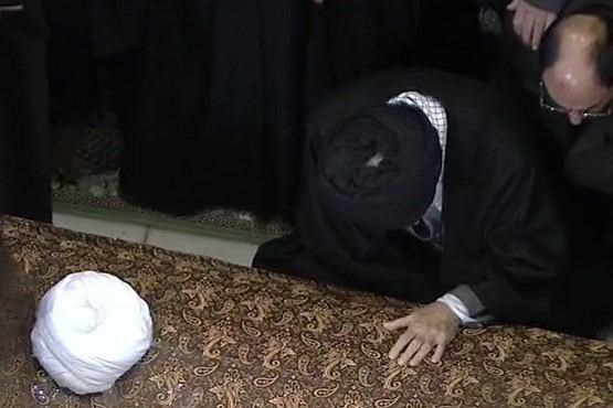 آخرین وداع رهبری با آیت الله هاشمی رفسنجانی +عکس
