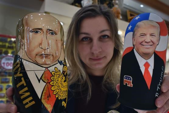 فروش عروسک‌ پوتین و ترامپ