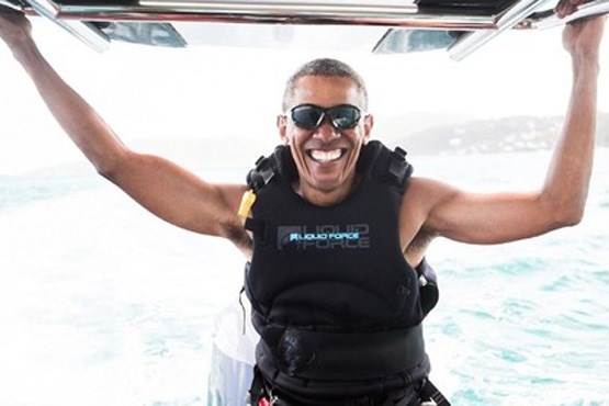 موج سواری اوباما در روزهای توفانی ترامپ + عکس