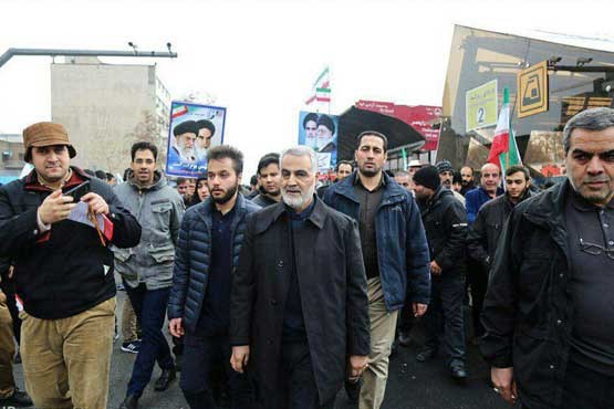 حضور سردار سلیمانی در راهپیمایی 22 بهمن+عکس