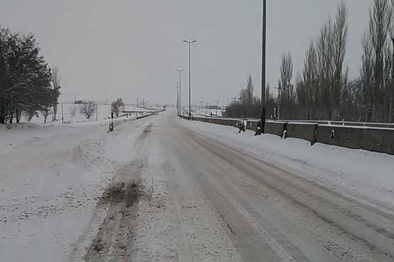 بارش برف در جاده قزوین - رشت