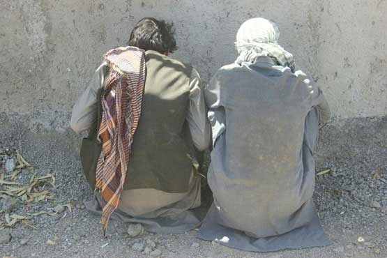 دستگیری دو سارق مسلح در ایرانشهر +عکس