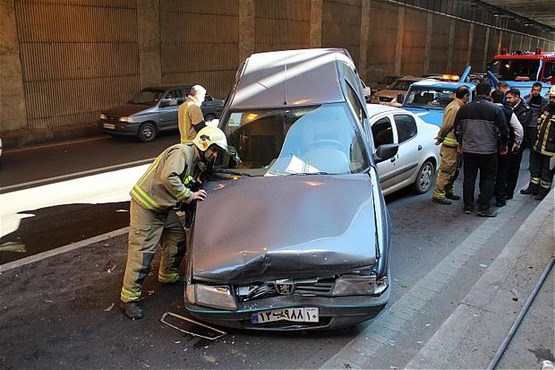 تصادف زنجیره ای در اتوبان بسیج تهران