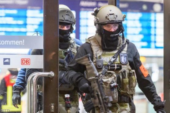 حمله با تبر در ایستگاه قطار دوسلدورف آلمان