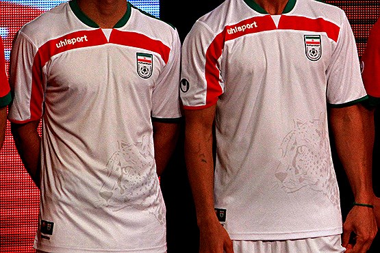 تصویری از پیراهن‌های تیم ملی ایران در ادوار مختلف جام‌های جهانی