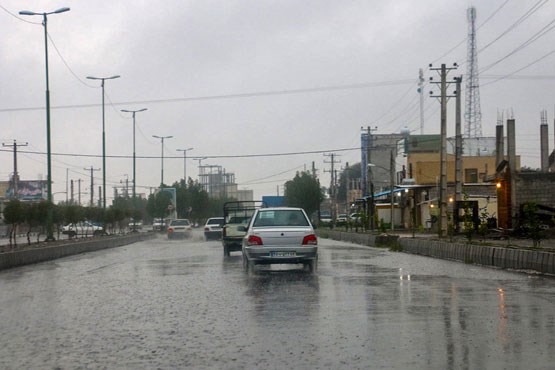 بارش باران در چهار استان / هفت محور همچنان مسدود است