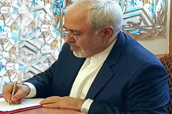 قدردانی ظریف از «رزاقی آذر» برای دفاع ازهویت تاریخی خلیج فارس