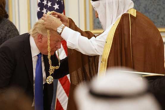 هدایای نجومی که شاه عربستان به ترامپ داد/ از کشتی و شمشیر طلا تا 25 ساعت الماس کوب