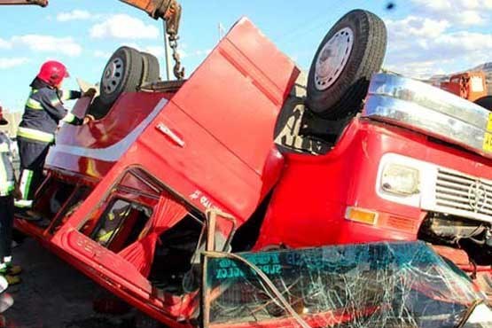مصدومیت ۱۹ مسافر بر اثر واژگونی مینی بوس در سنندج