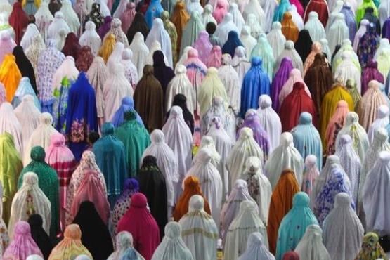 عکس مجله تایم از نماز زنان مسلمان اندونزی در روز اول ماه رمضان