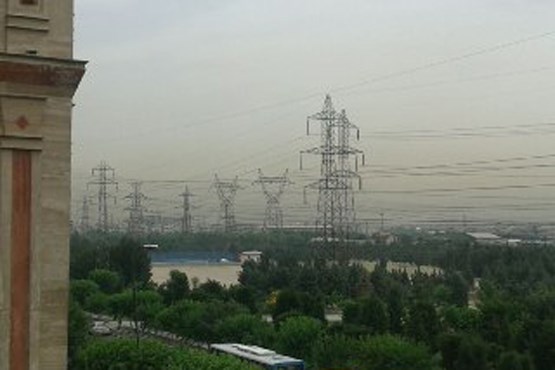 فشار برق در نازی آباد/نفس مردم هم برق دارد!