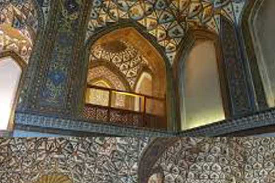 کشف تزئینات عصر صفوی در تالار اشرف اصفهان
