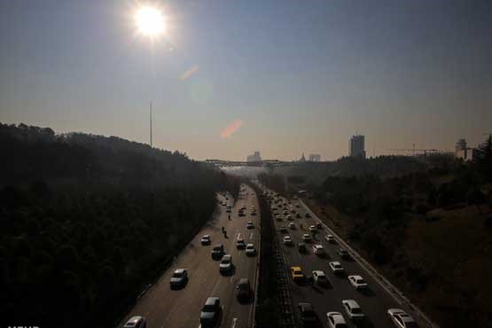 افزایش آلاینده ها در کلانشهرها / آسمان تهران صاف و نیمه ابری