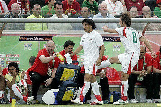 سالگرد یکی از تلخ ترین مسابقات ایران در جام جهانی / از لگد کریمی به ساک تا نیمکت نشینی دایی