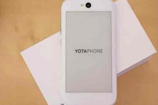 گوشی YotaPhone 3 با دو نمایشگر امسال پاییز می‌آید