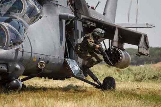 مانور کماندوهای روس با هلیکوپترهای Mi-35M + عکس