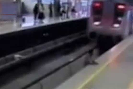 خودکشی در ایستگاه قطار + فیلم