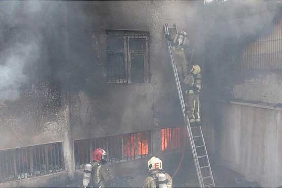14 مصدوم در آتش سوزی  واحدهای تجاری - مسکونی در بندر انزلی