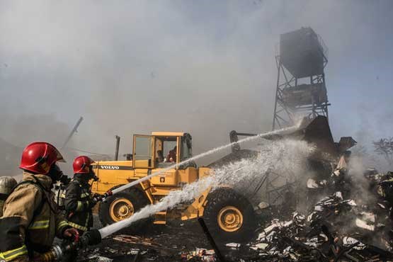 آتش سوزی انبار سوسیس و کالباس در محله حکیمیه