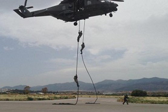 ارتش آمریکا هشت عضو ارشد داعش را با بالگرد از دیرالزور فراری داد