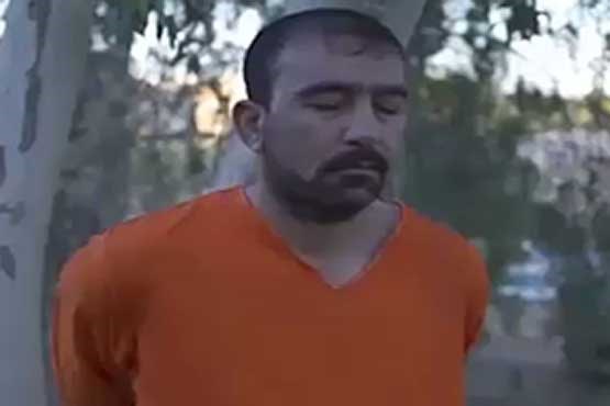 اعدام هولناک یک زندانی توسط داعش+فیلم