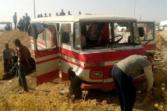53 مصدوم بر اثر تصادف مینی‌بوس با اتوبوس در کرمان +عکس