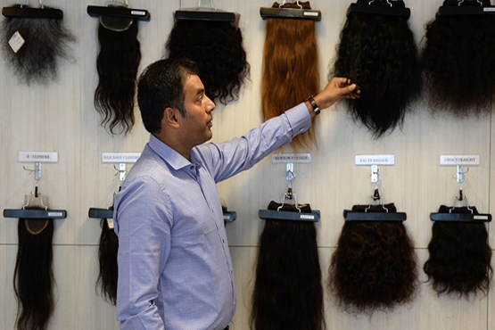 موی سر بالای 50 سانت از یک میلیون تا 5 میلیون تومان!/ اتحادیه:خرید و فروش مو در آرایشگاه ها ممنوع است + عکس