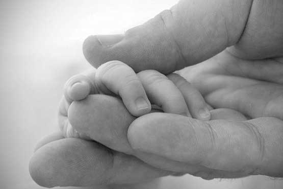 ترخیص کوچک‌ترین نوزاد متولد شده در جهان از بیمارستان +عکس