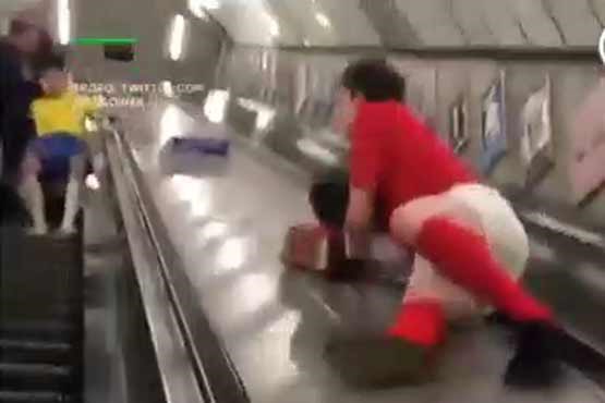 حرکت عجیب طرفدار فوتبال در متروی لندن