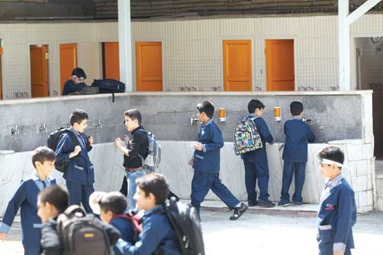 مدارس تهران شنبه تعطیل نیست / لغو محدودیت زوج و فرد از درب منازل