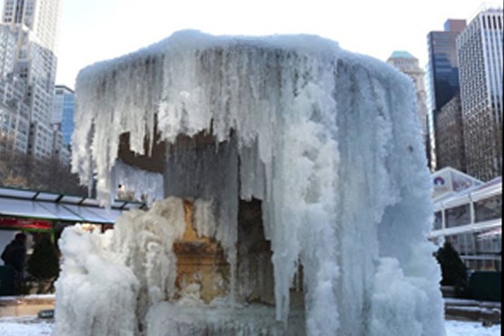 یخ زدن گردشگر در نیویورک + عکس