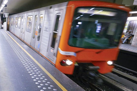 خودکشی زن باردار در ایستگاه مترو