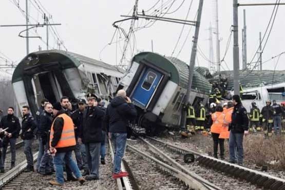 ۲ کشته و ۱۰۰ زخمی بر اثر خروج قطار از ریل