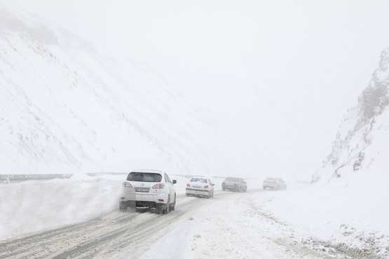 بارش برف و باران در جاده‌های چهار استان / انسداد 9 جاده به دلیل نبود ایمنی ‌
