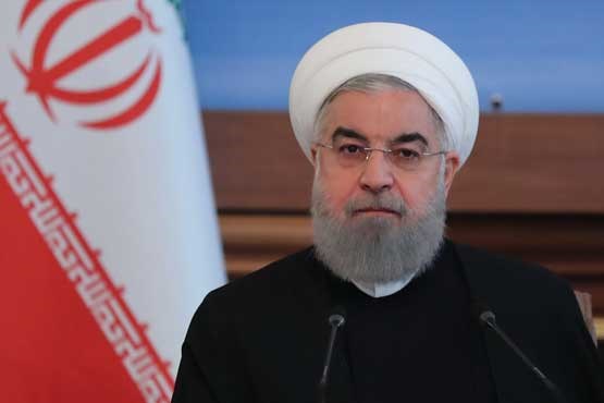 رئیس فیفا در فرودگاه با روحانی دیدار کرد +عکس